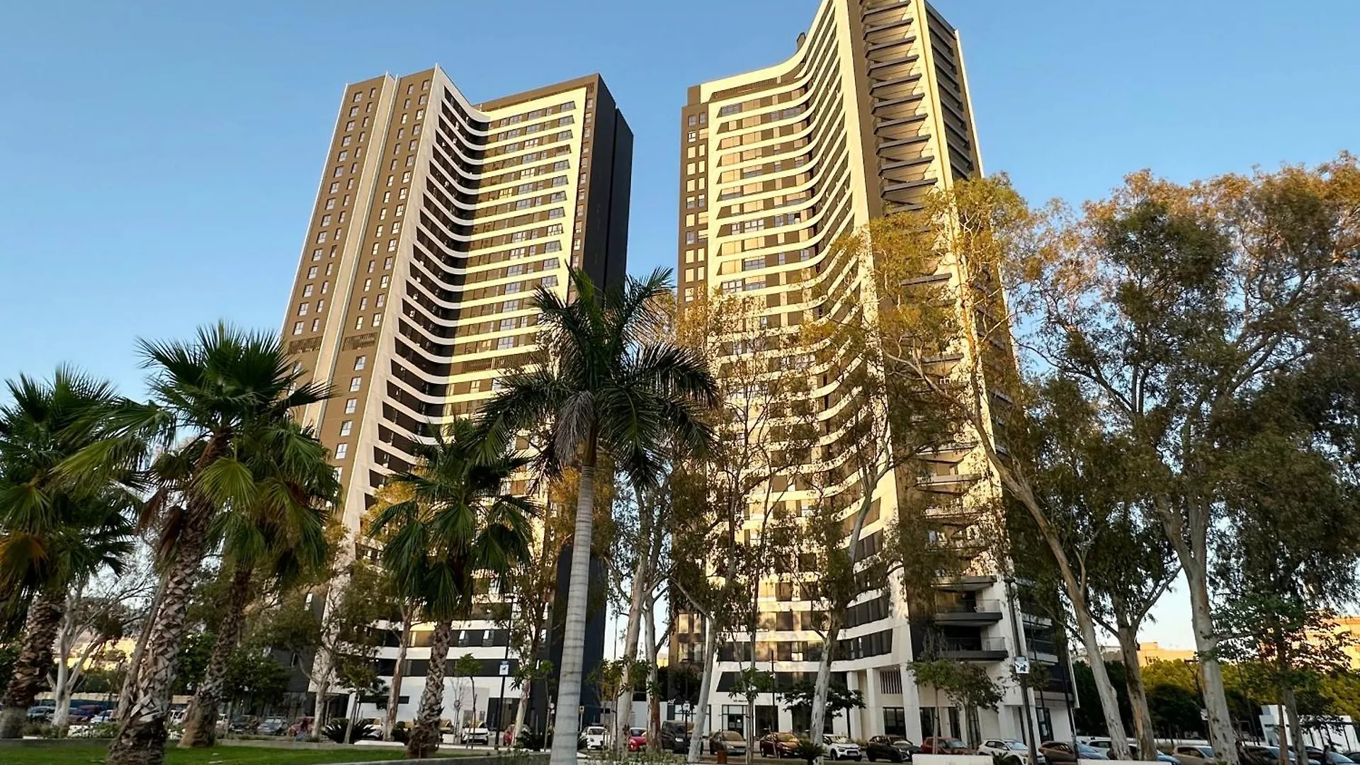 Urban Sky Pando Apartments 21D マラガ 0*,
